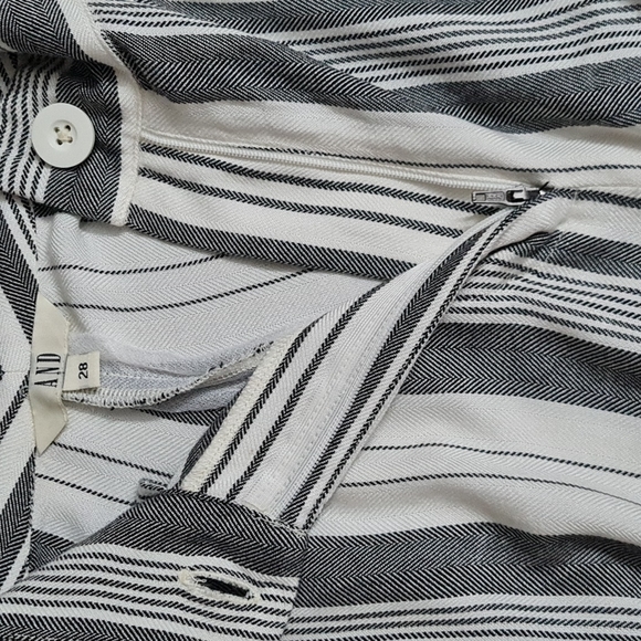 AND trousers. - Picture 2 of 7